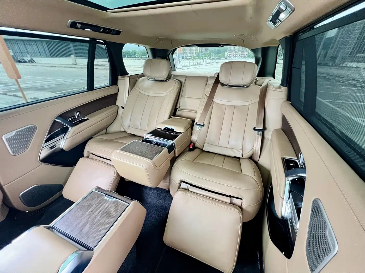 Land Rover Range Rover 2023 3.0 L6 400PS Exemplary Long Wheelbase фото 11
