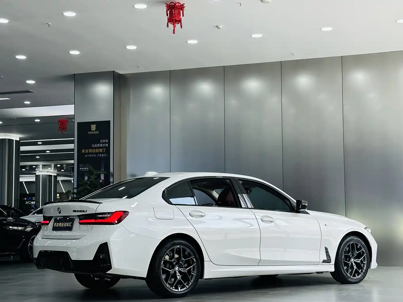 BMW 3 Series 2025 330Li M Sport Night Edition фото 8