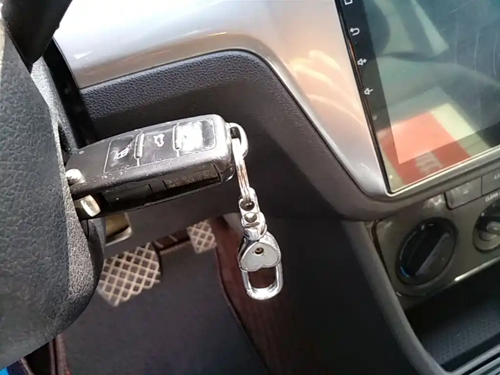 Volkswagen Lavida 2015 1.6L Automatic Trend Edition фото 9