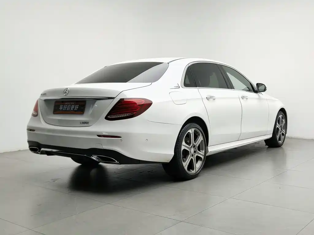 Photo 2 - Mercedes-Benz E-Class