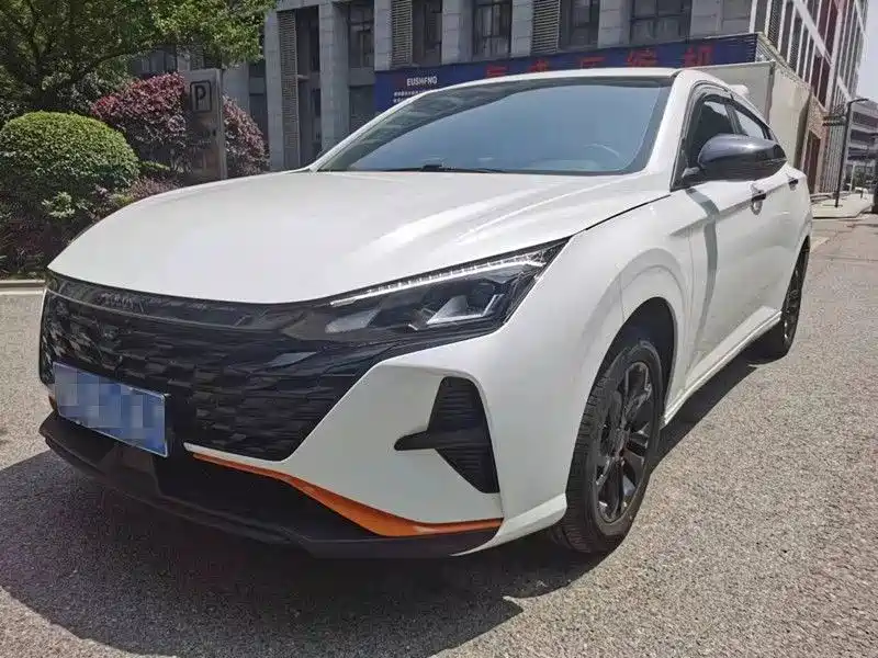 Dongfeng Aeolus Yixuan 2023 — пригон из Китая
