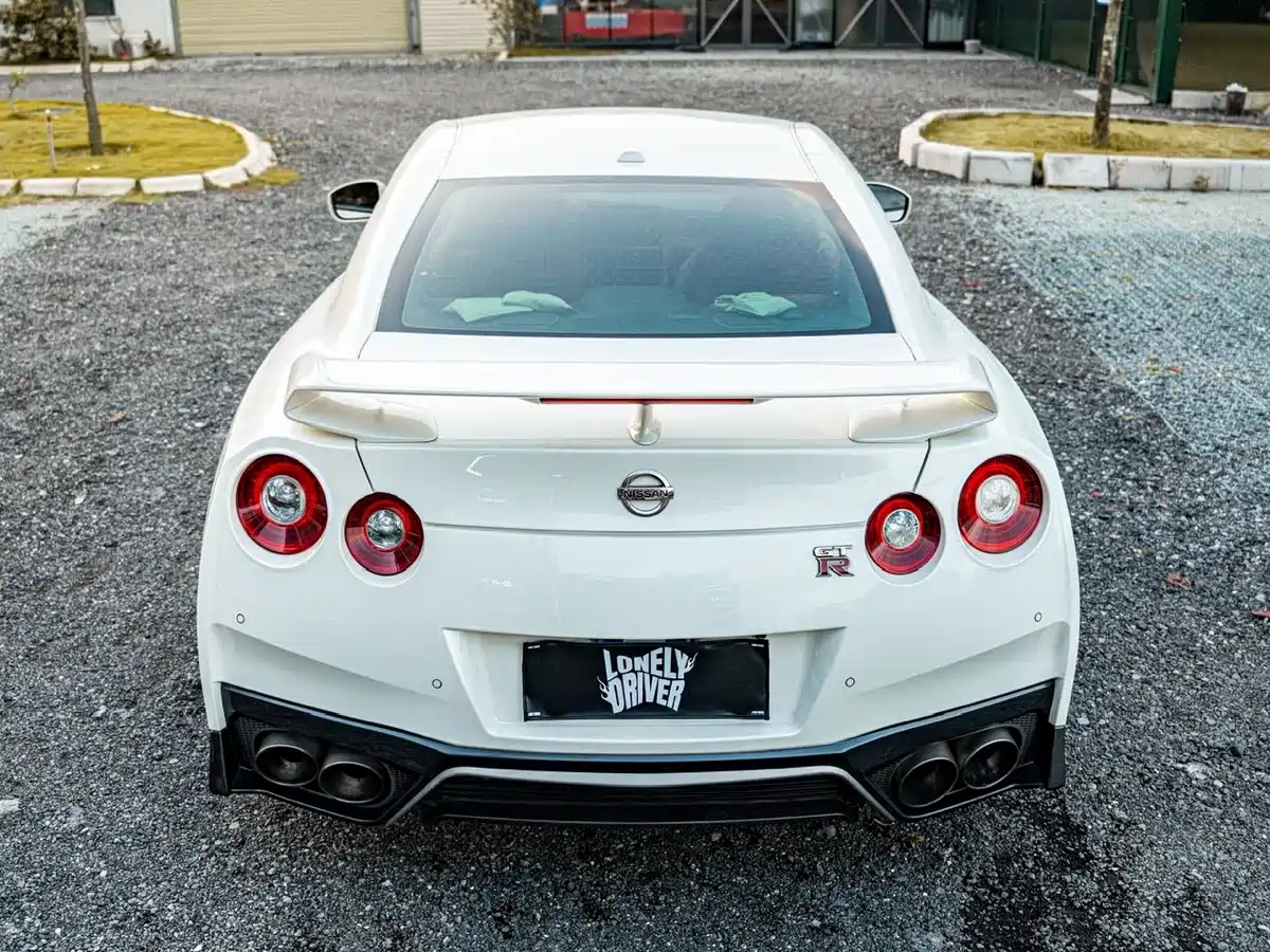 Nissan GT-R 2017 3.8T Flagship Edition фото 24