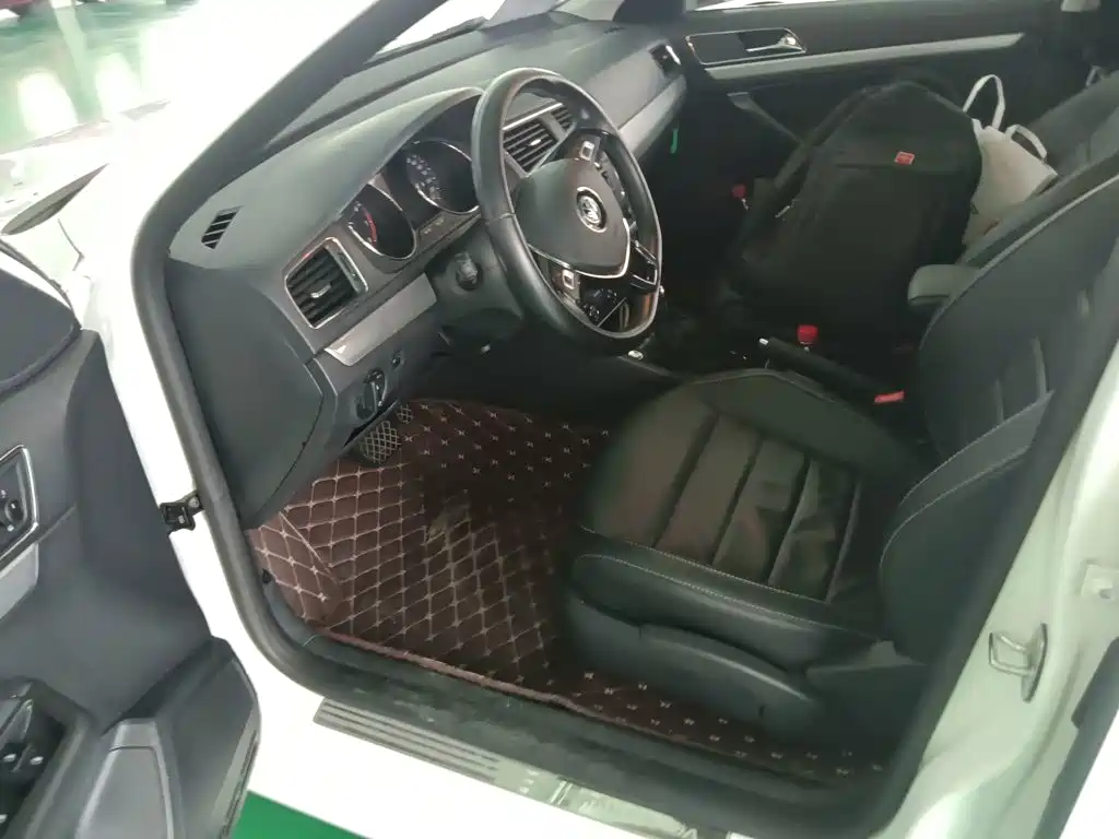 Volkswagen Lavida Tour 2018 2017 180TSI DSG Comfort Edition
