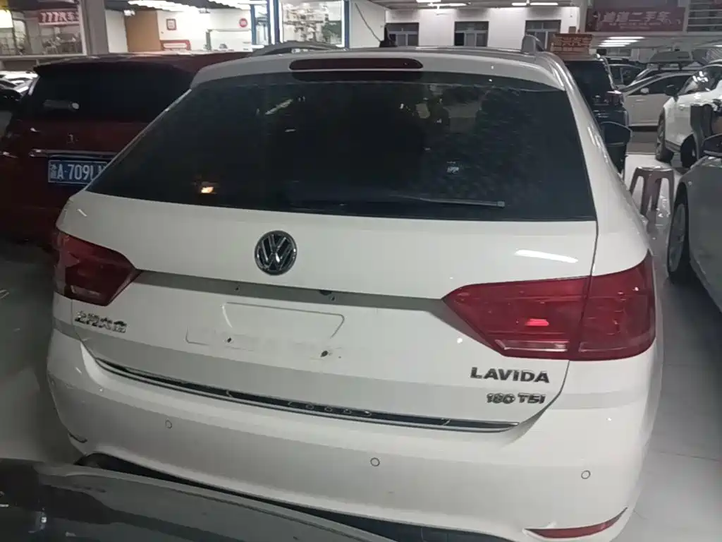 Фото 6 - Volkswagen Lavida Tour