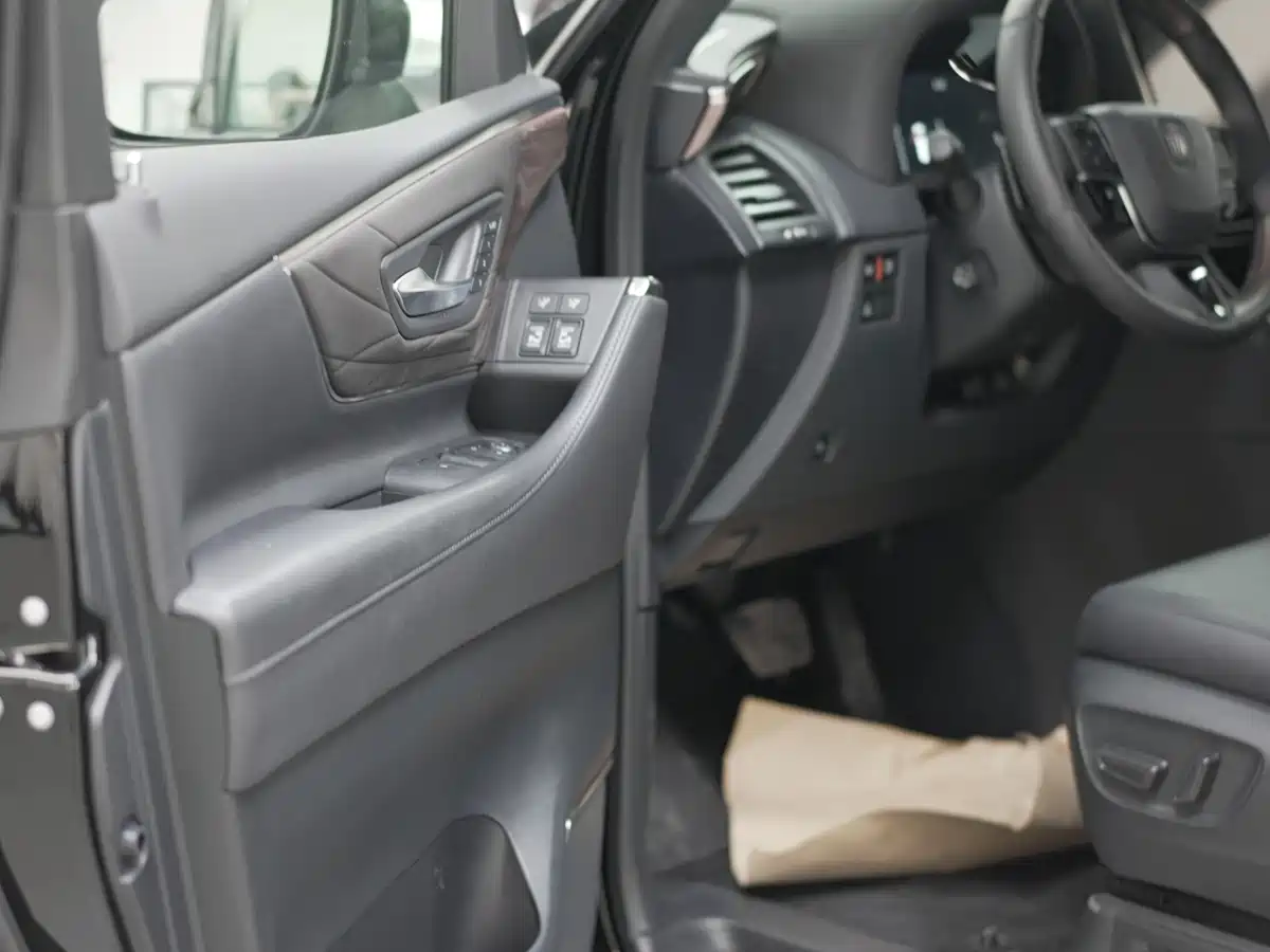 Toyota Vellfire 2025 Crown Hybrid 2.5L Ink Gold Executive Edition фото 5