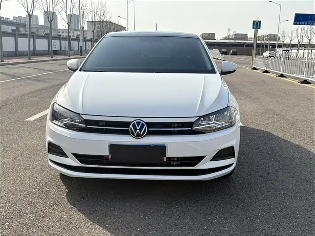 Volkswagen Polo 2021 Plus 1.5L Automatic Panorama Enjoyment Edition фото 5