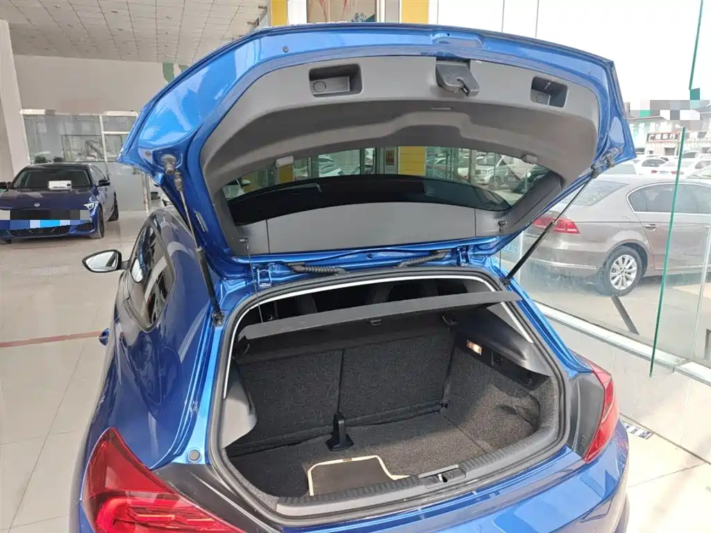 Volkswagen Scirocco 2015 1.4TSI Trend Edition фото 19