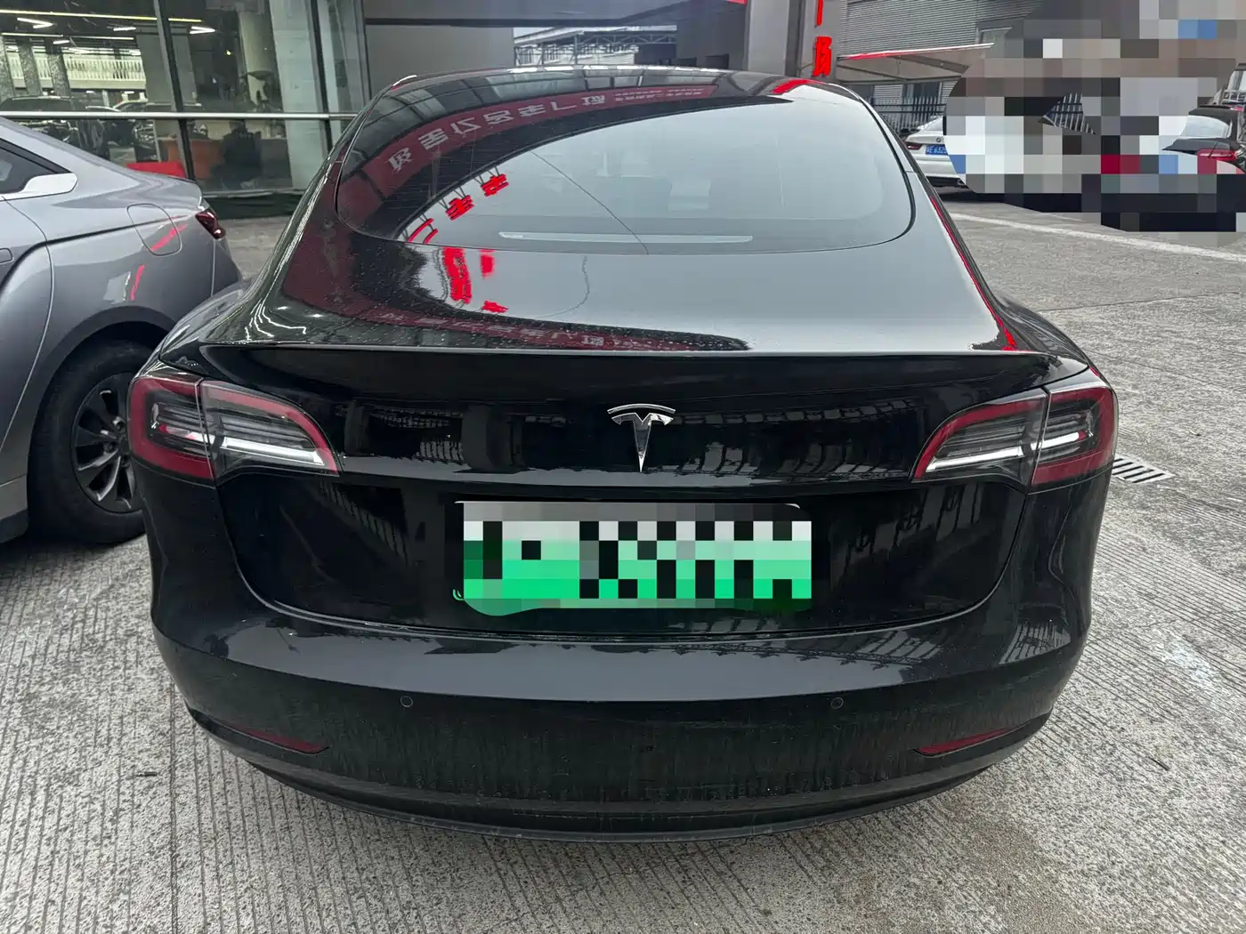 TESLA MODEL 3
