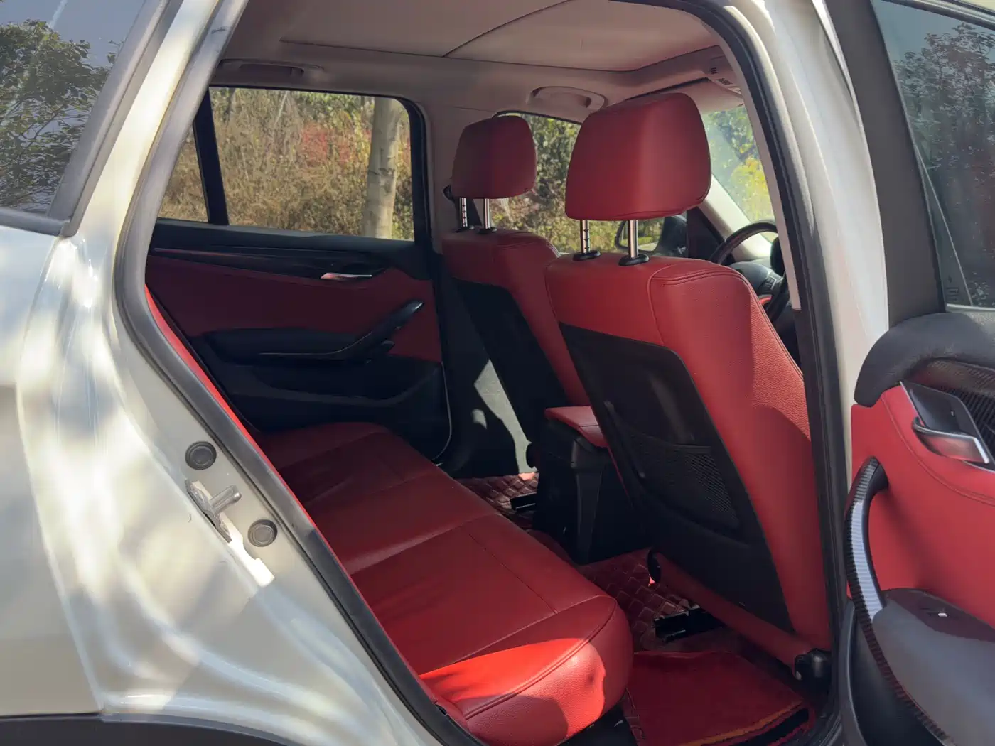 BMW X1 2014 Model xDrive20i Sport Design Package фото 8