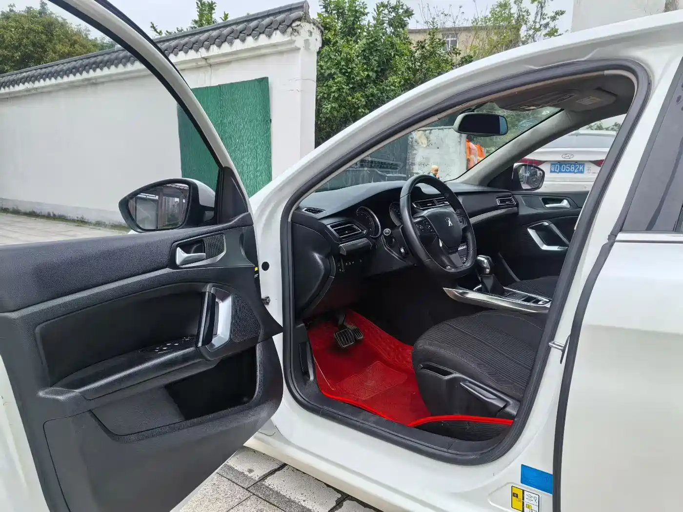 Peugeot 408 2014 1.8L Automatic Luxury Edition фото 9