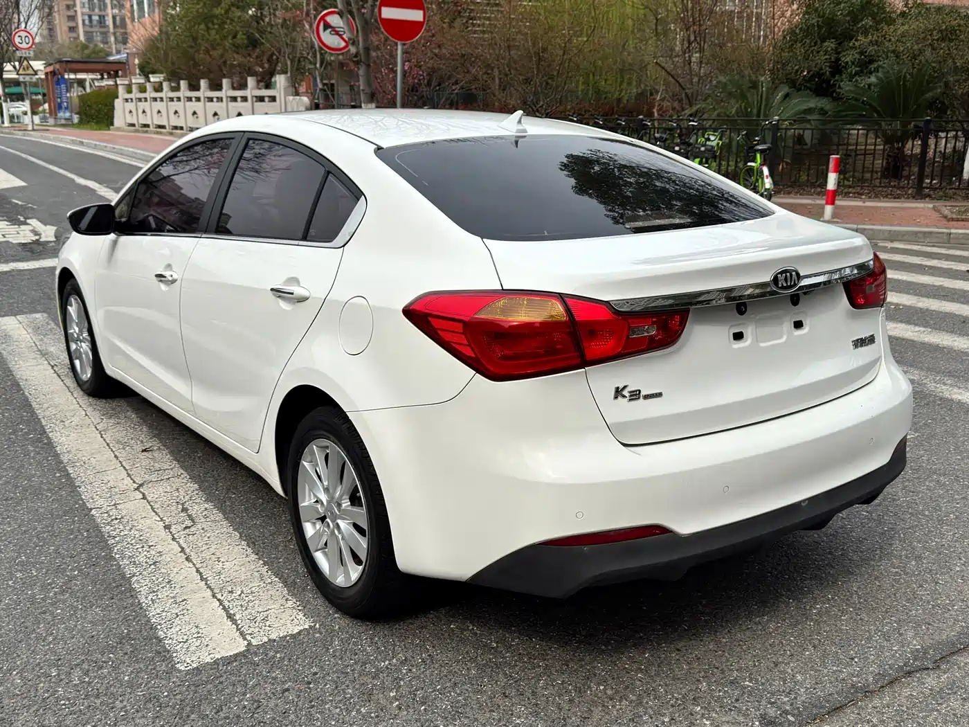 Kia K3 2015 1.6L Automatic GLS фото 6