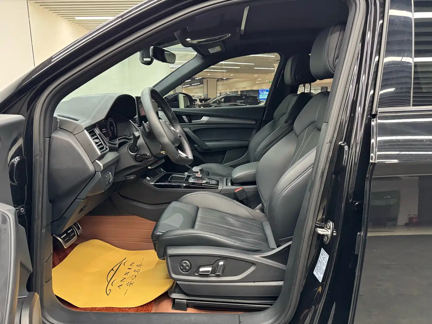 Audi Q5L 2024 Model 40 TFSI Luxury Dynamic фото 8