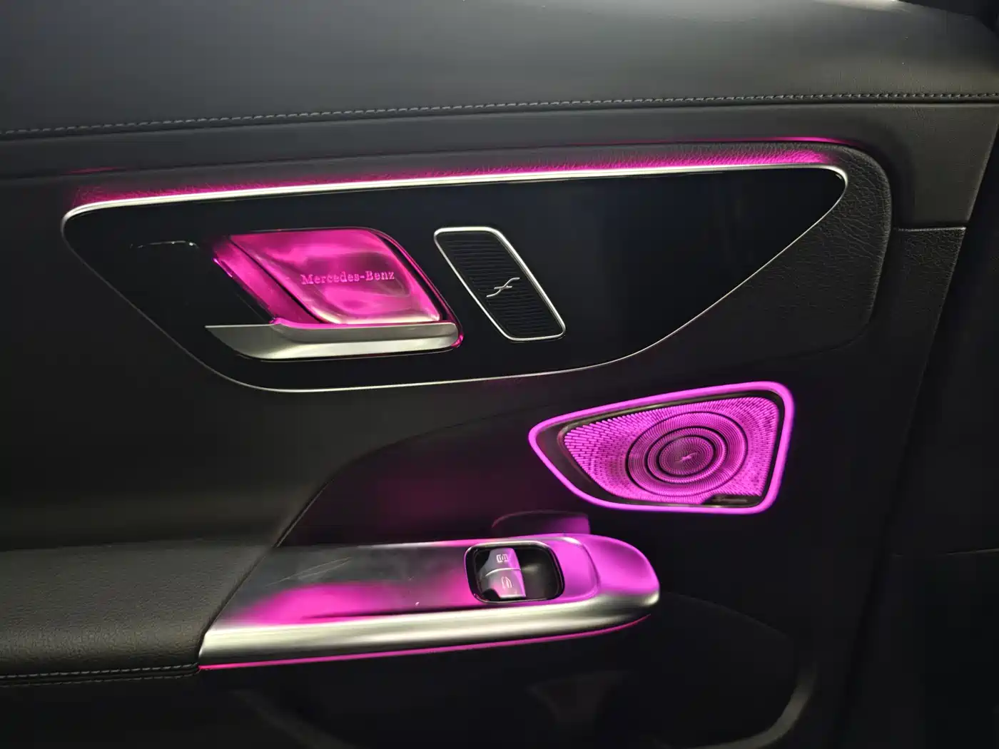 Mercedes-Benz C-Class 2024 C 260 L Night Edition Sport фото 11