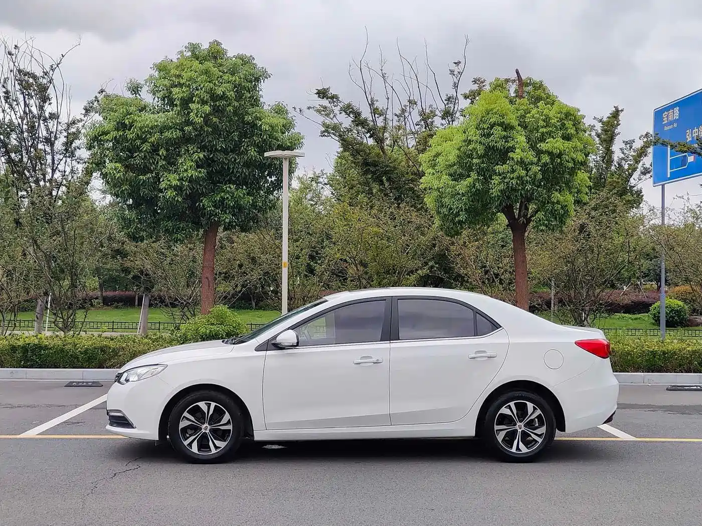 Roewe 360 2017 2017 1.5L Auto Luxury Edition