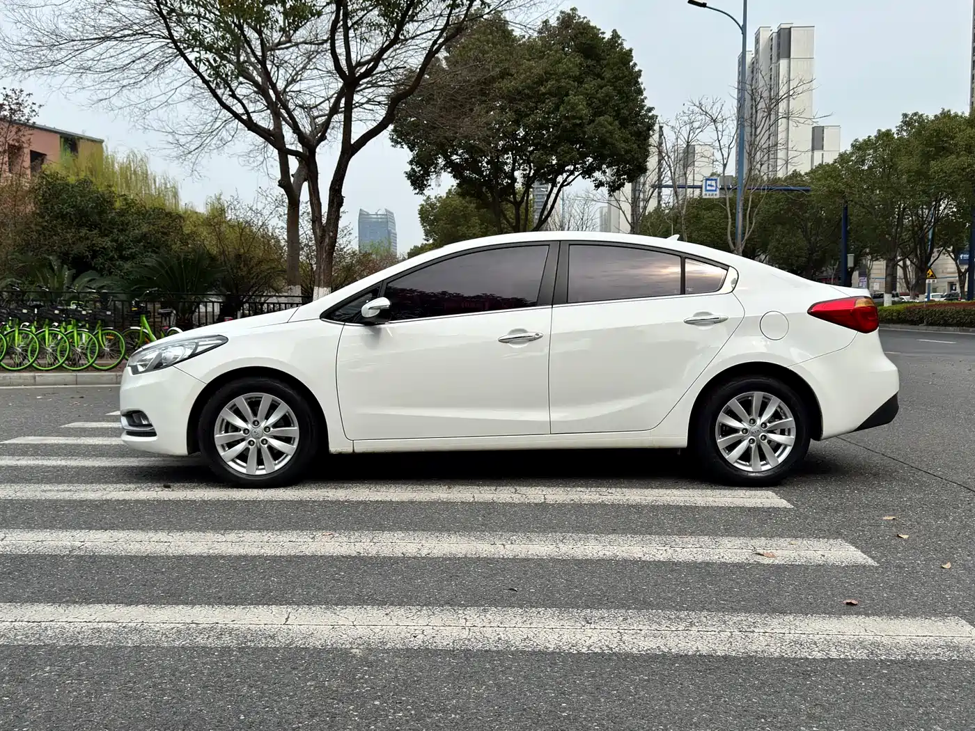 Kia K3 2015 1.6L Automatic GLS фото 4