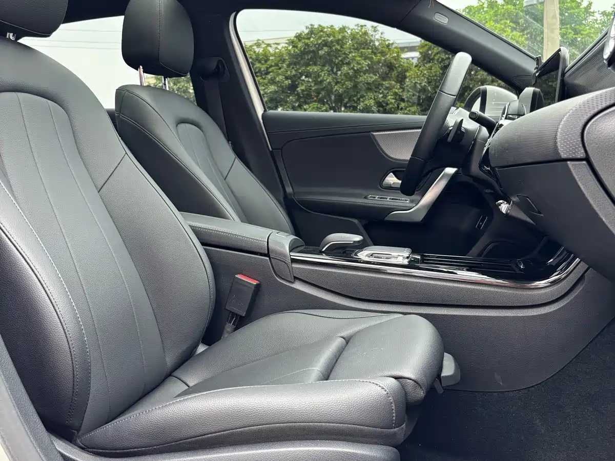 Mercedes-Benz A-Class 2020 A 200 L фото 17