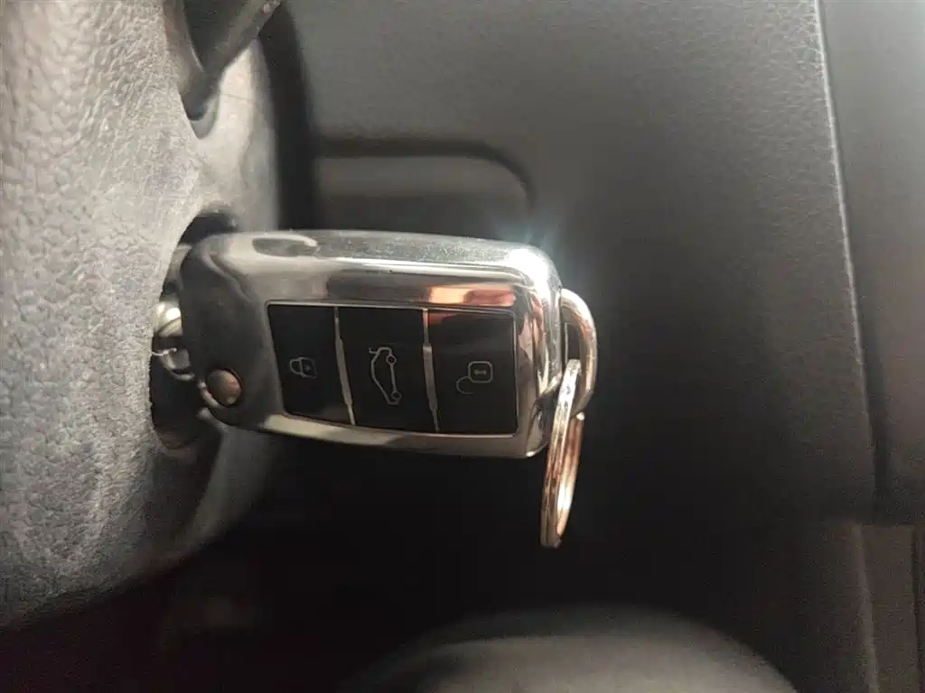 Volkswagen Polo 2016 1.4L Automatic Trend фото 9