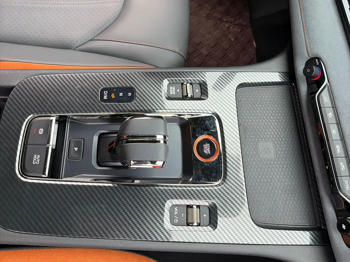 GAC Trumpchi Trumpchi Emkoo 2022 270T DCT J16 R-style Track Edition фото 8