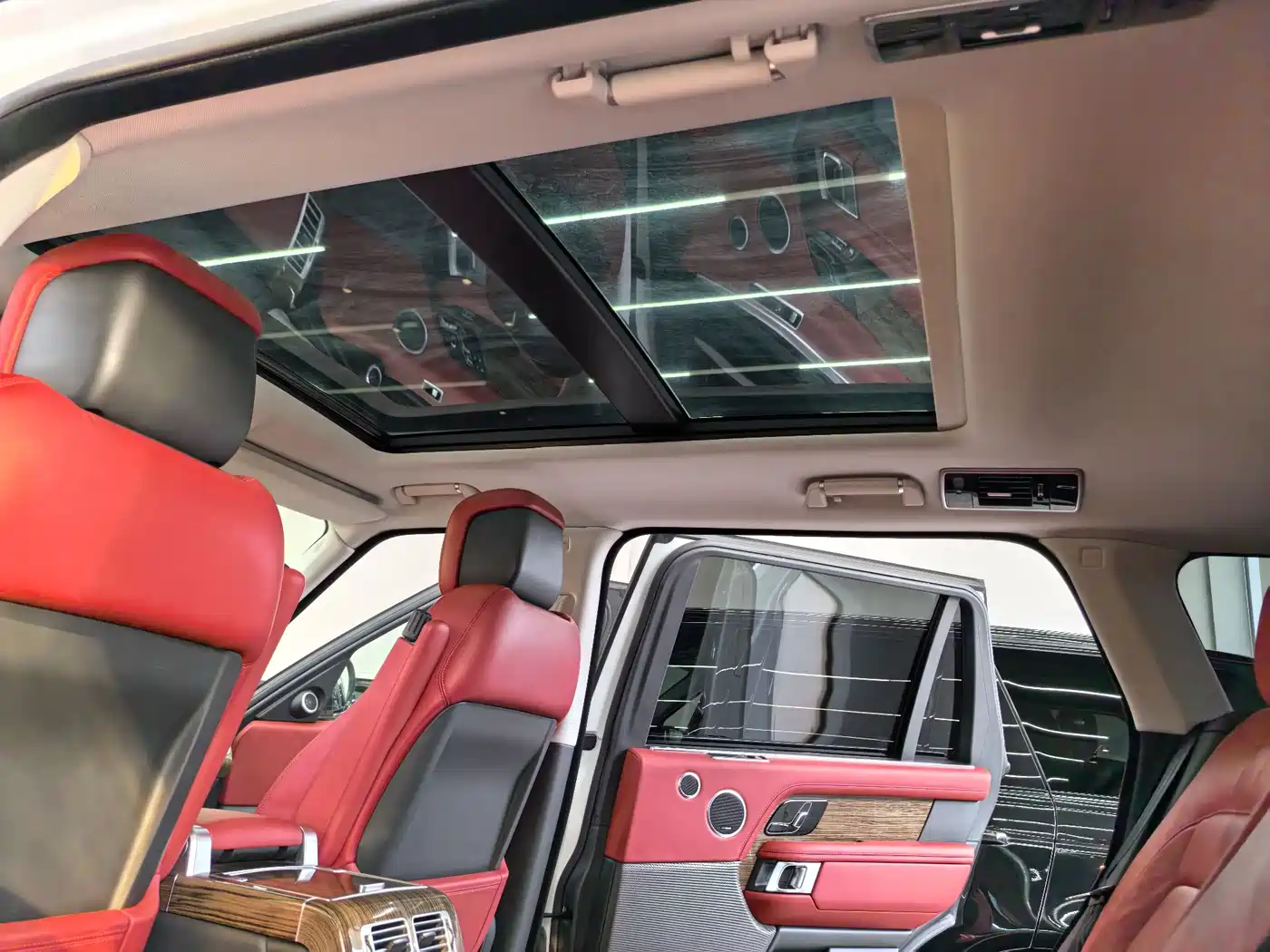 Land Rover Range Rover 2018 3.0 SC V6 Vogue SE Genesis Extended Edition фото 13
