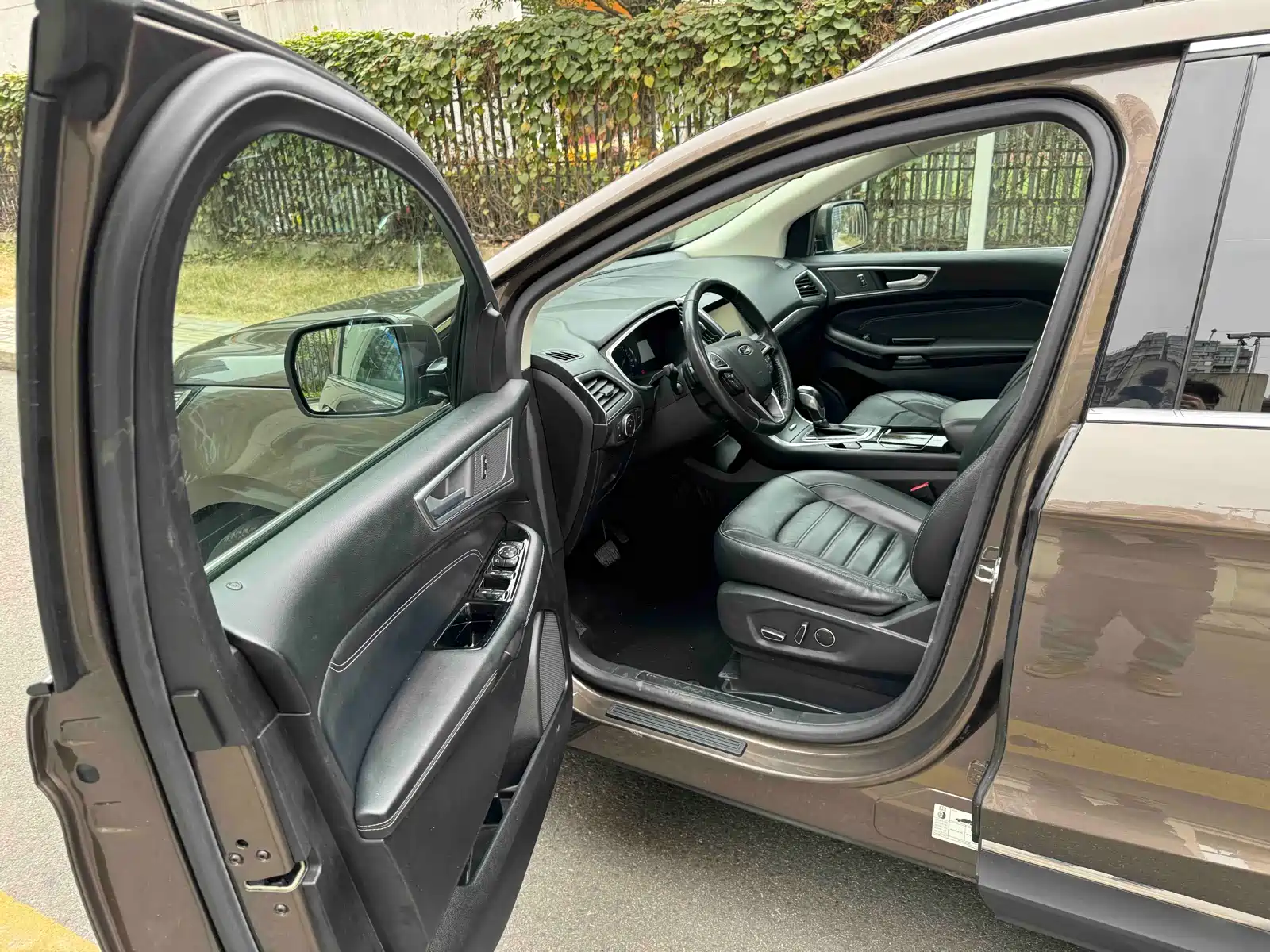 Фото 10 - Ford Edge