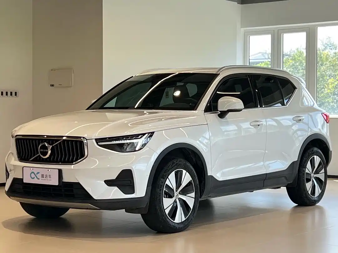 2024 Volvo XC40