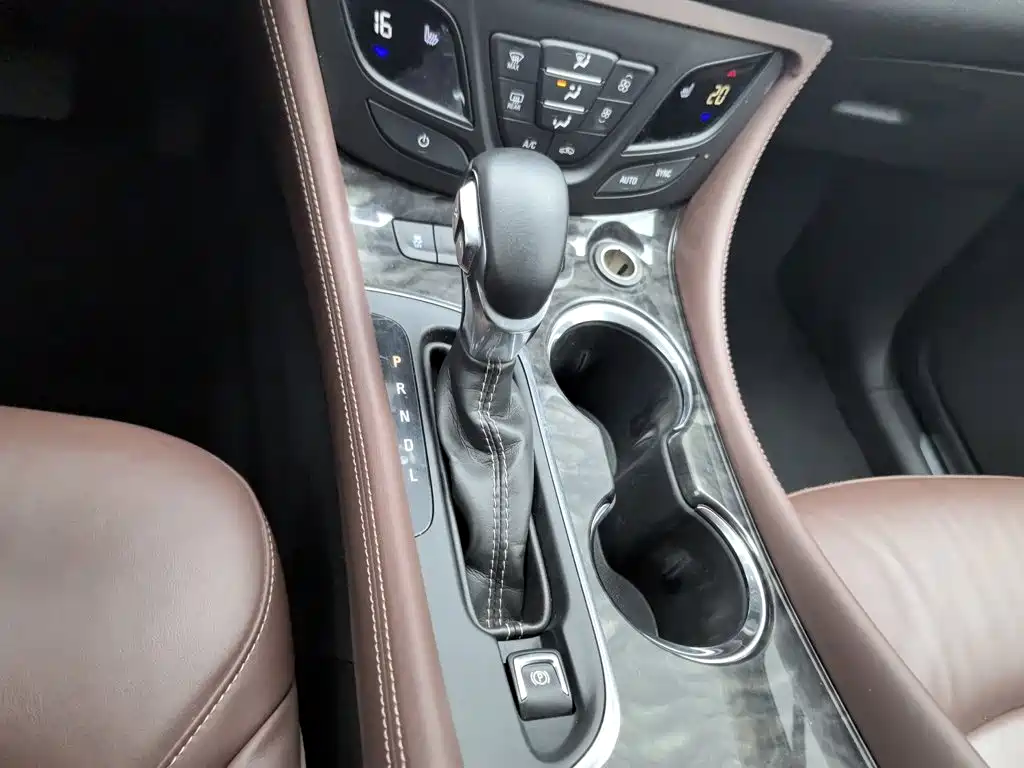 صورة 13 - Buick Envision Plus