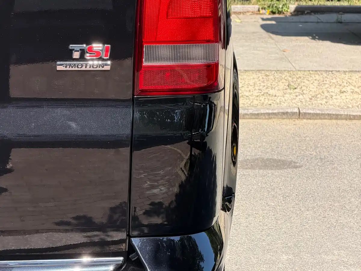 Volkswagen Multivan 2012 2.0TSI 4WD Premium фото 7