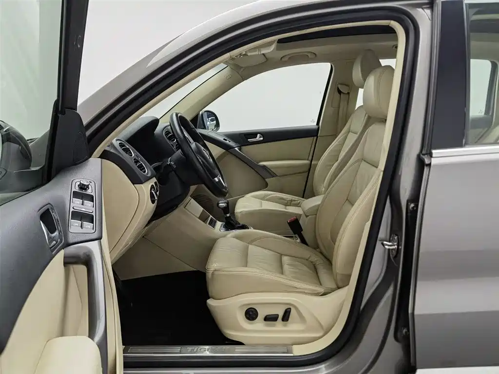 Volkswagen Tiguan 2010 2.0TSI Automatic 4WD Elite фото 10