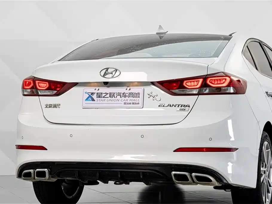 Hyundai Elantra 2016 1.6L Auto Smart·Luxury Edition фото 7