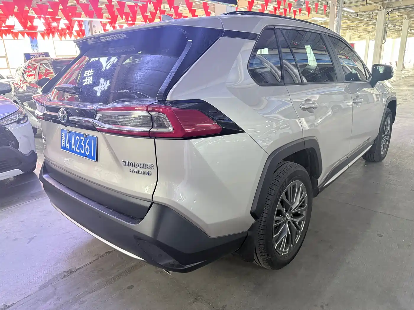 Toyota Wildlander 2024 Hybrid 2.5L E-CVT FWD Luxury PLUS Edition фото 20