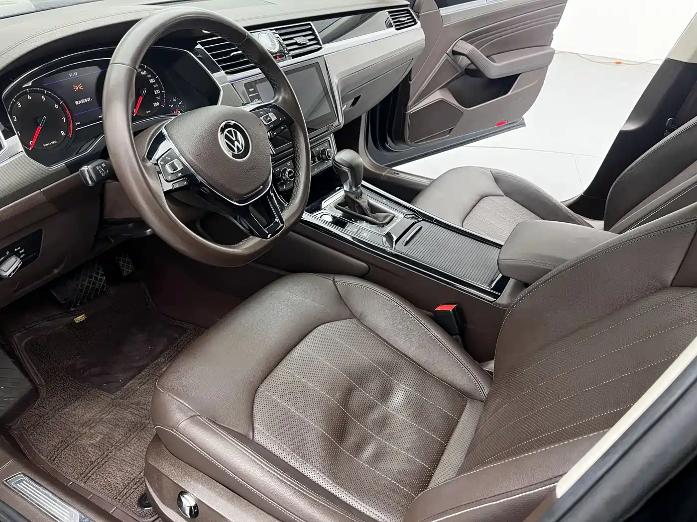 Volkswagen Phideon 2021 380TSI Luxury Edition фото 7