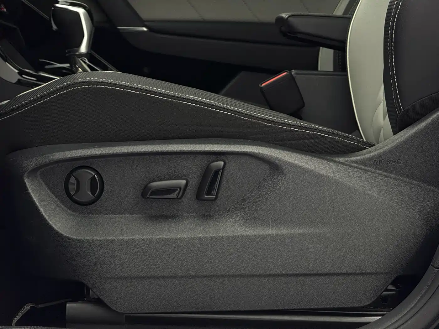 Volkswagen Tayron 2023 280TSI 2WD Luxury Plus Advanced Edition фото 21