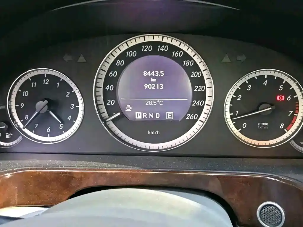 Mercedes-Benz E-Class 2011 2011 E 200 L CGI Elegance