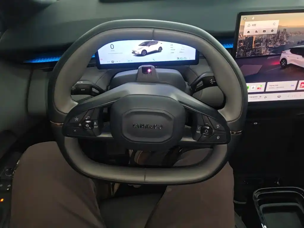 صورة 11 - Lynk & Co Z20