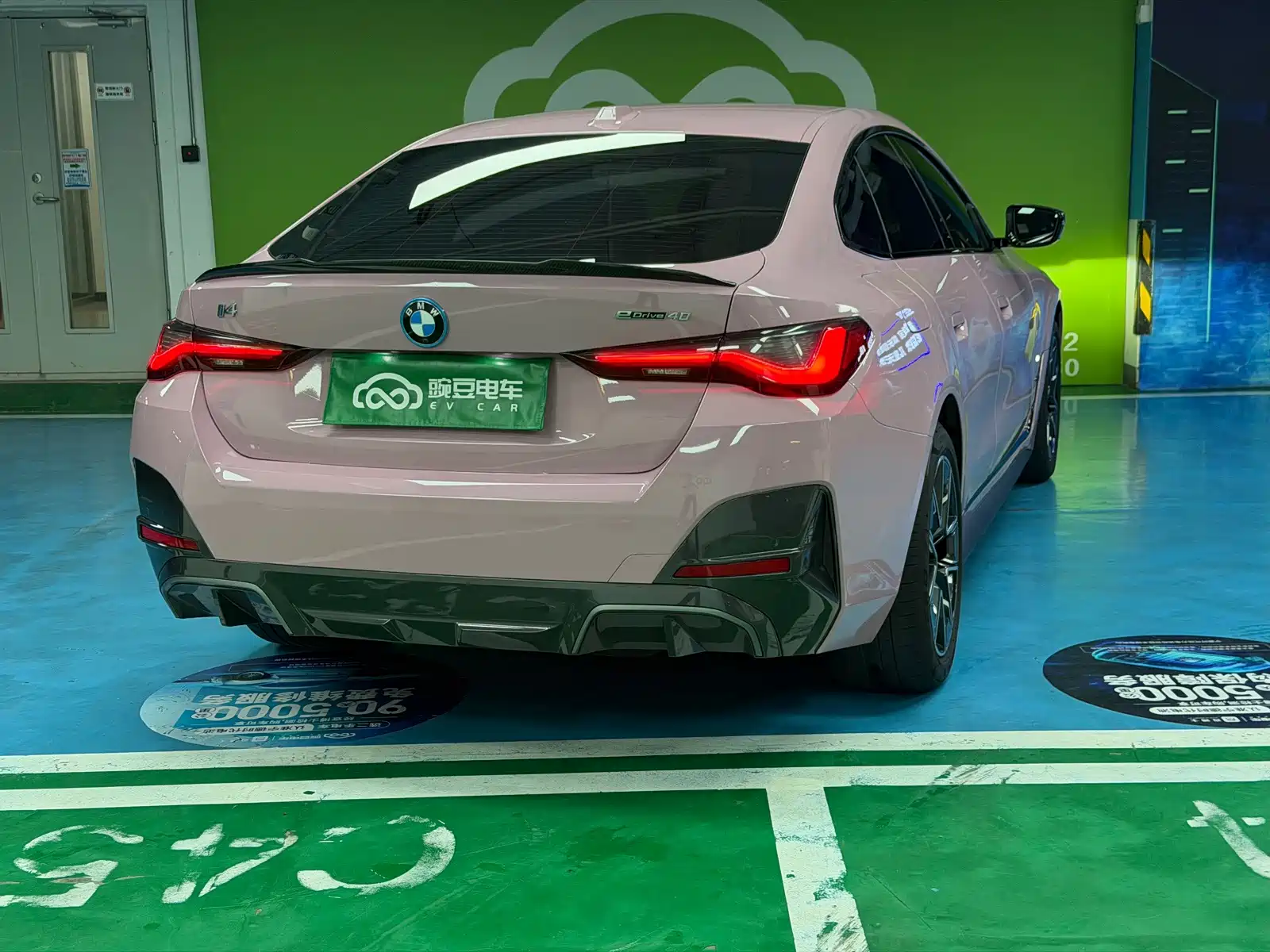 Фото 20 - BMW i4