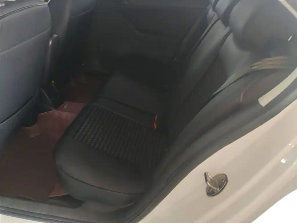 Volkswagen Jetta 2019 Dream Edition 1.5L Auto Fashion фото 17