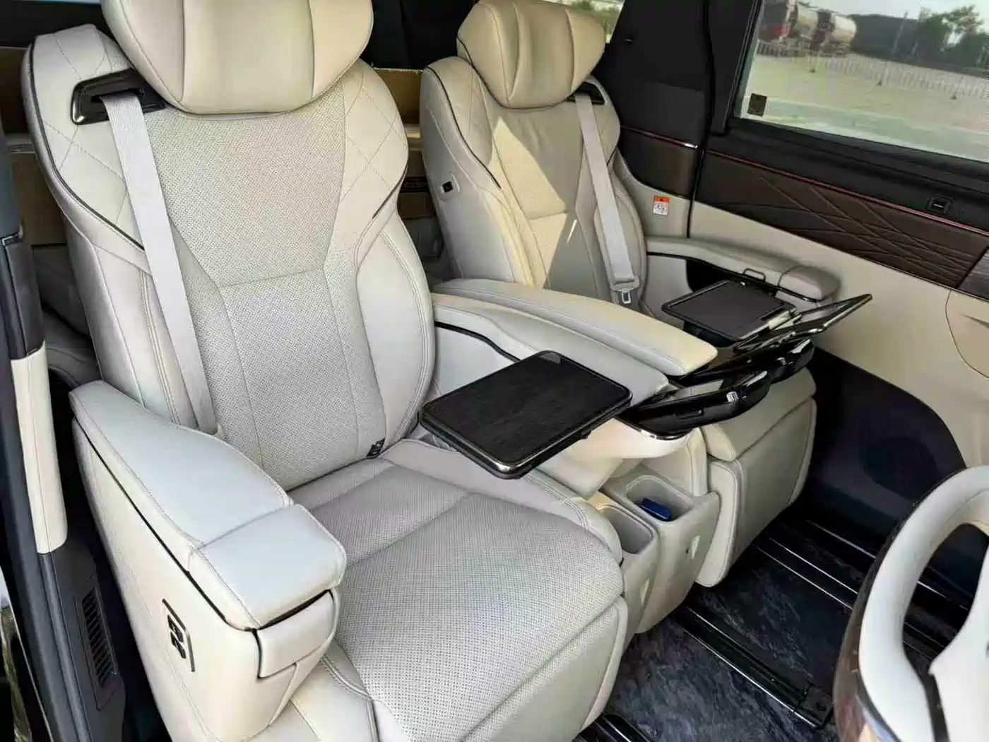 Toyota Alphard 2024 Hybrid 2.5L Ultimate Enjoyment Edition фото 5