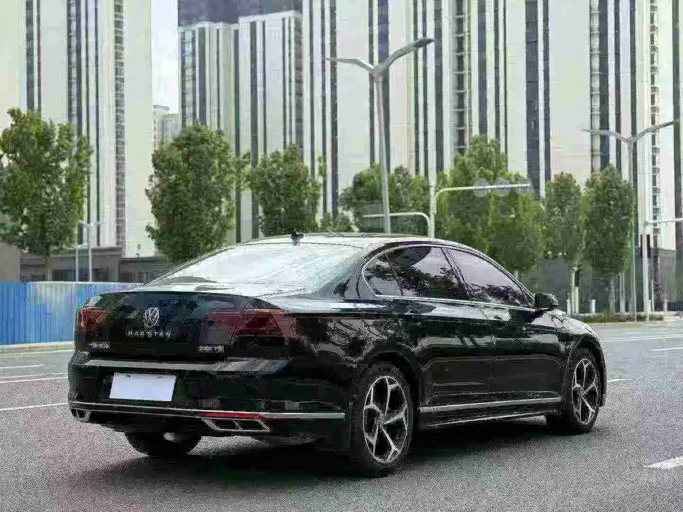 Volkswagen Magotan 2023 Model 2 Million Commemorative Edition 330TSI DSG Luxury фото 9