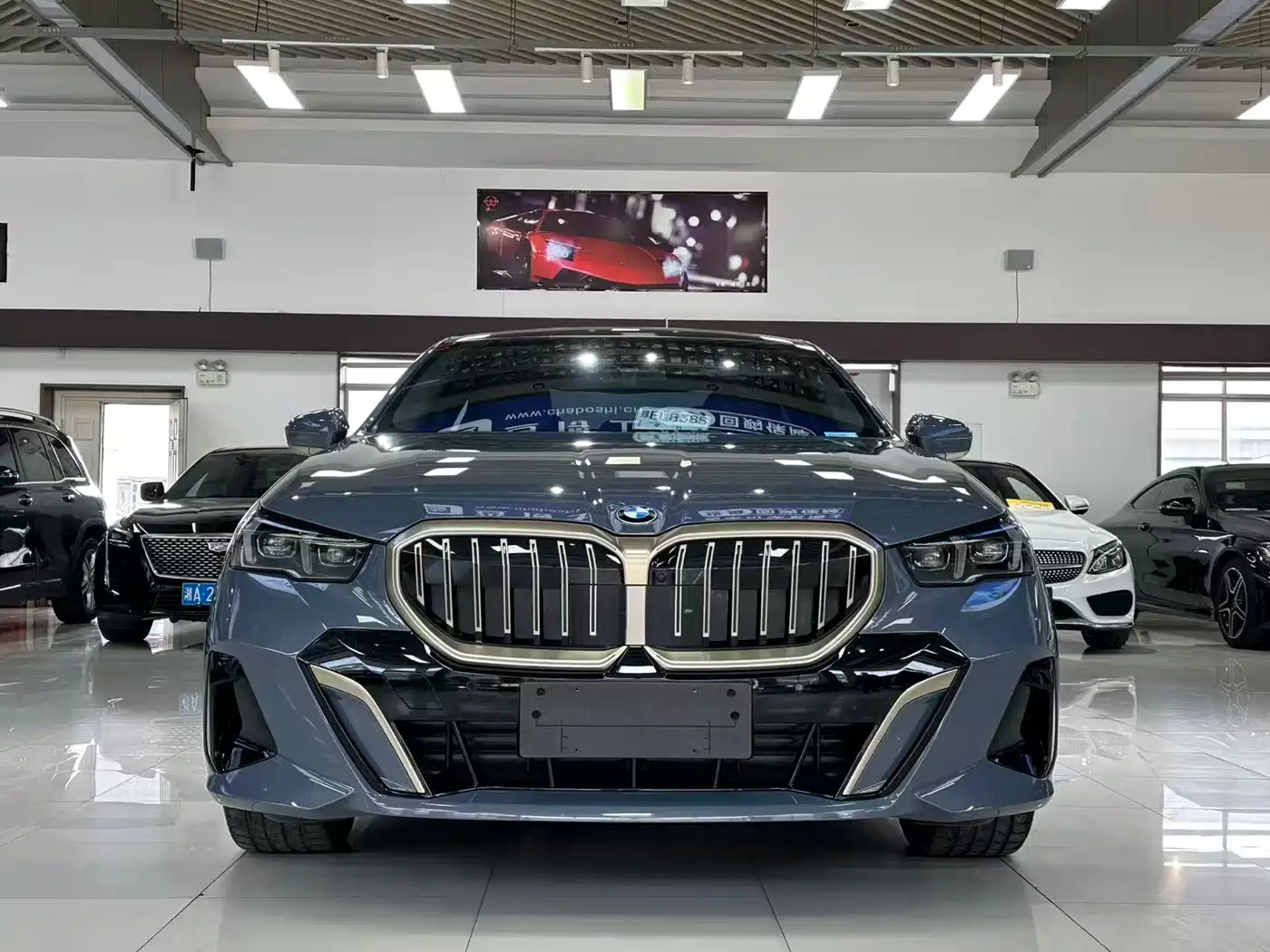 BMW 5 Series 2024 530Li Premium M Sport Package фото 2