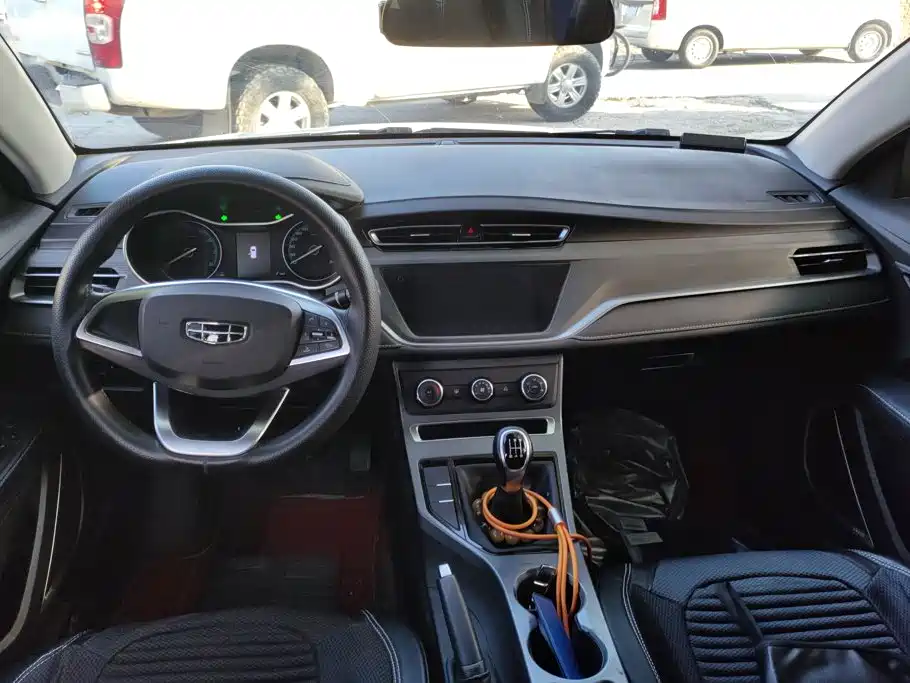 صورة 12 - Geely Emgrand