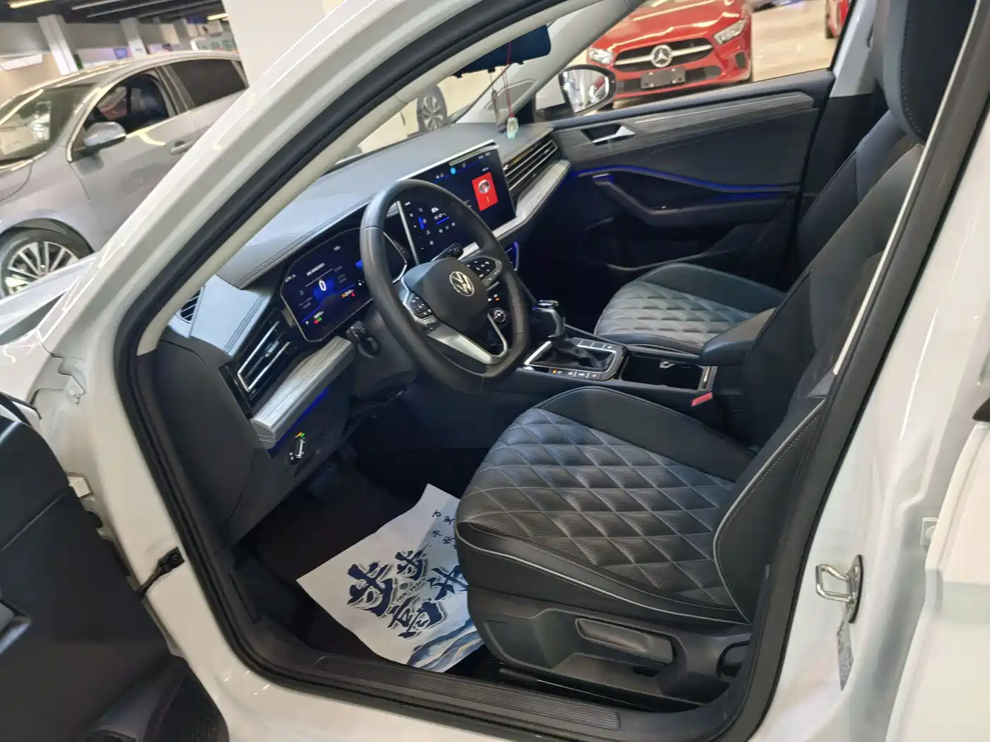 VOLKSWAGEN SAGITAR