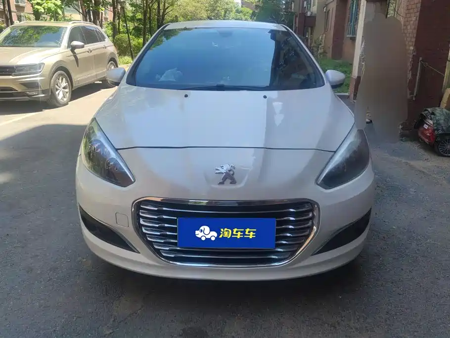 Peugeot 308 2014 Model Joy Edition Classic 1.6L Automatic Superior Style фото 2