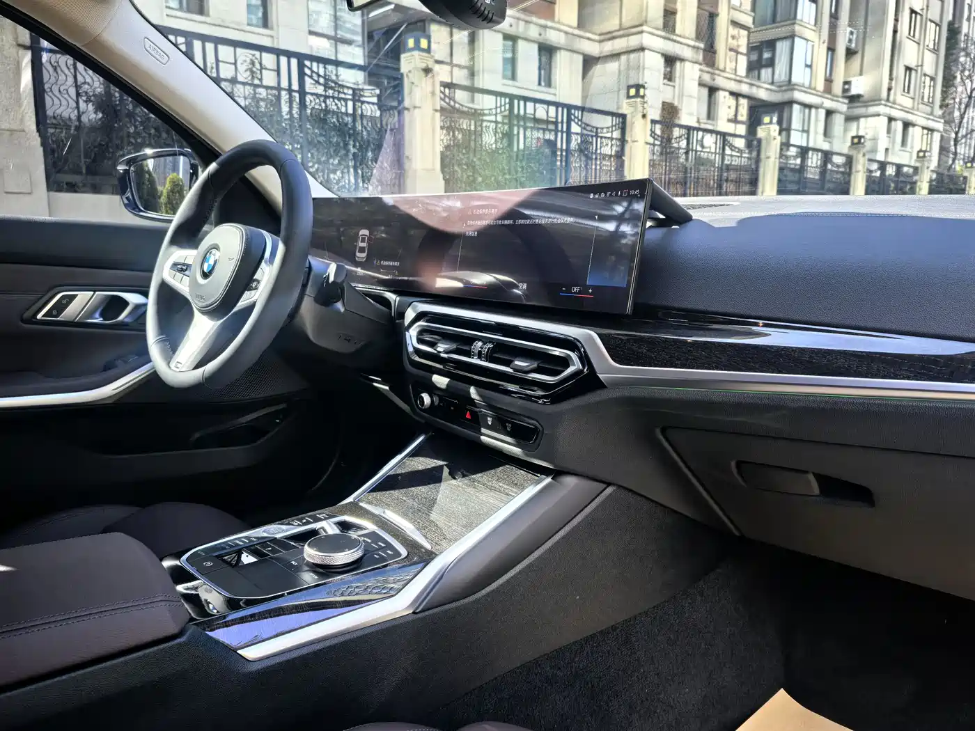 BMW 3 Series 2023 325Li M Sport Package фото 9
