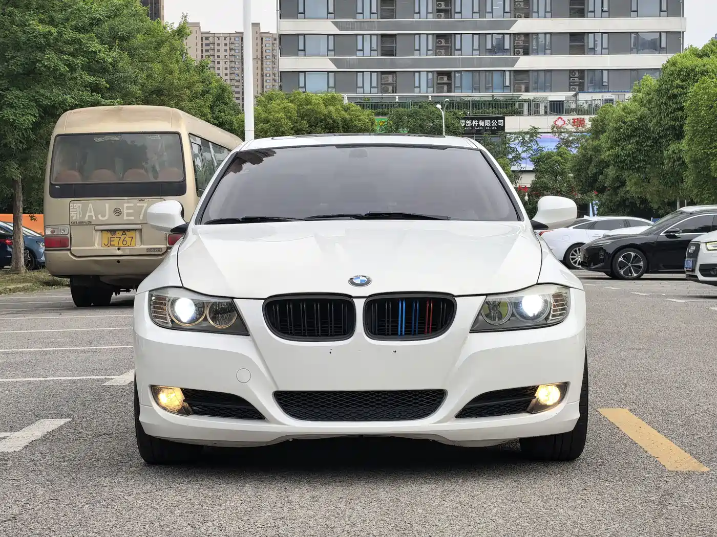 BMW 3 Series (Import) 2012 318i Leading фото 3
