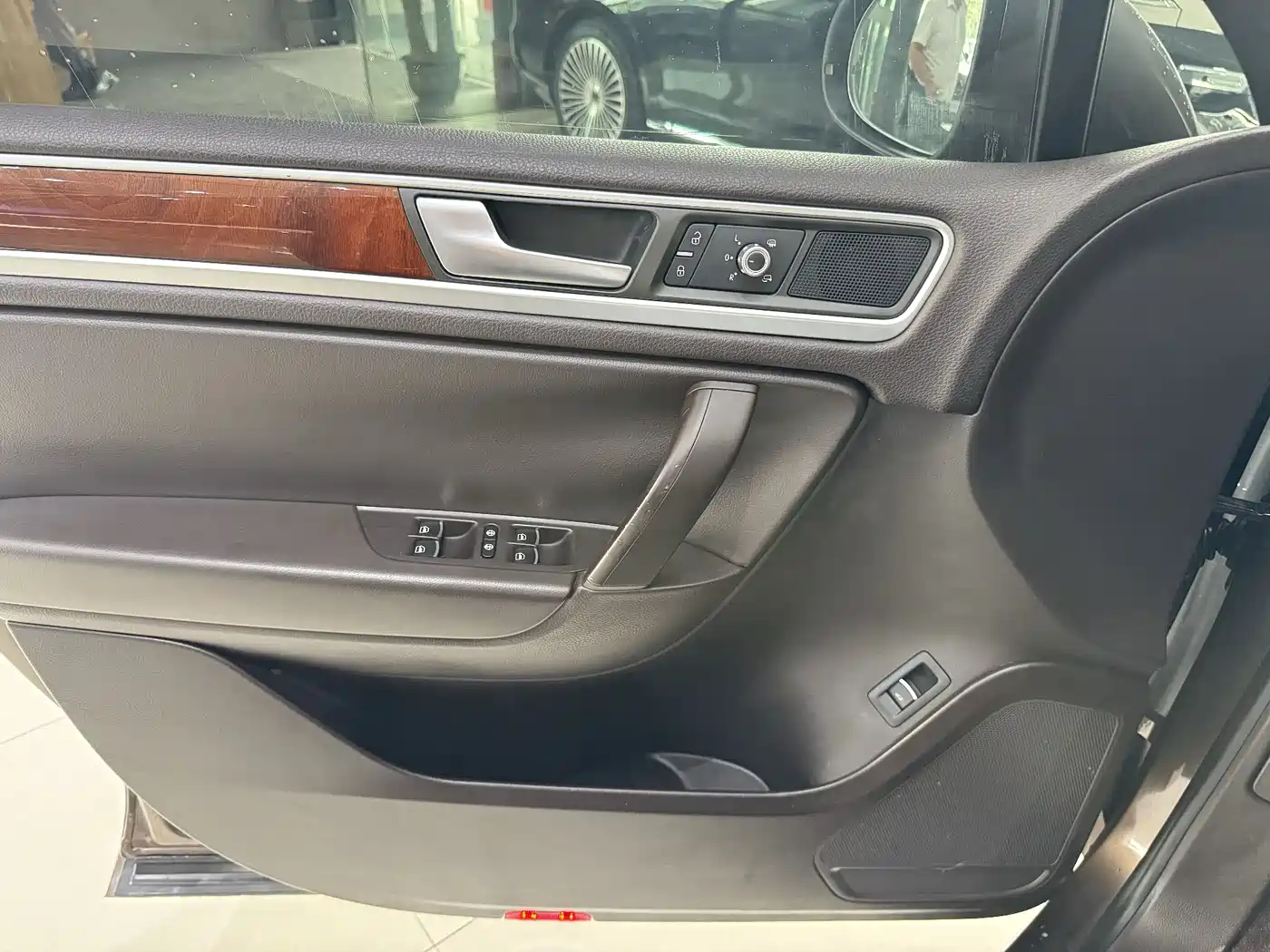 Volkswagen Touareg 2014 3.0TSI New Edge Edition фото 16