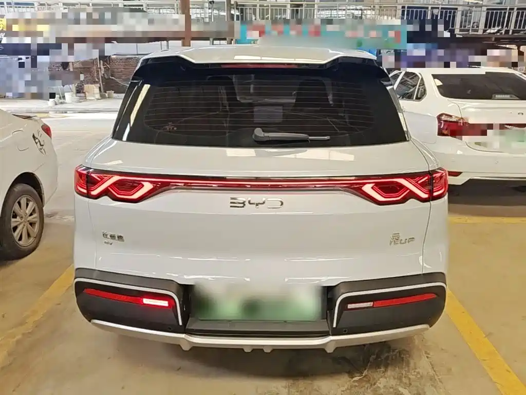 BYD Yuan UP 2024 401KM Leading Edition фото 6