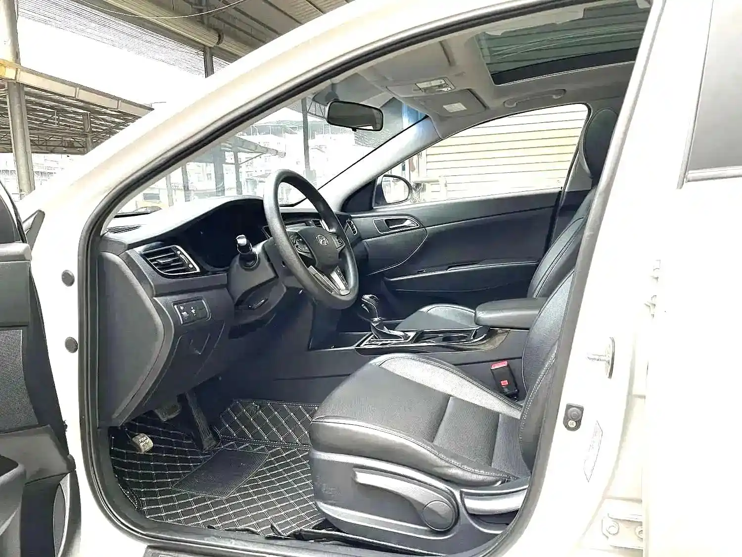 Photo 8 - Hyundai Mistra