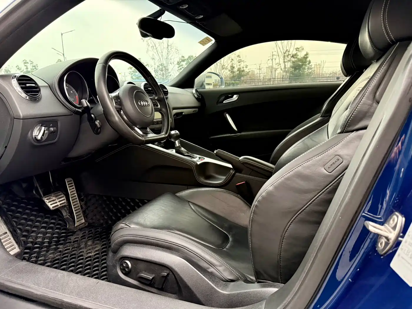 Audi TTS 2011 Model TTS Coupe 2.0TFSI quattro фото 10