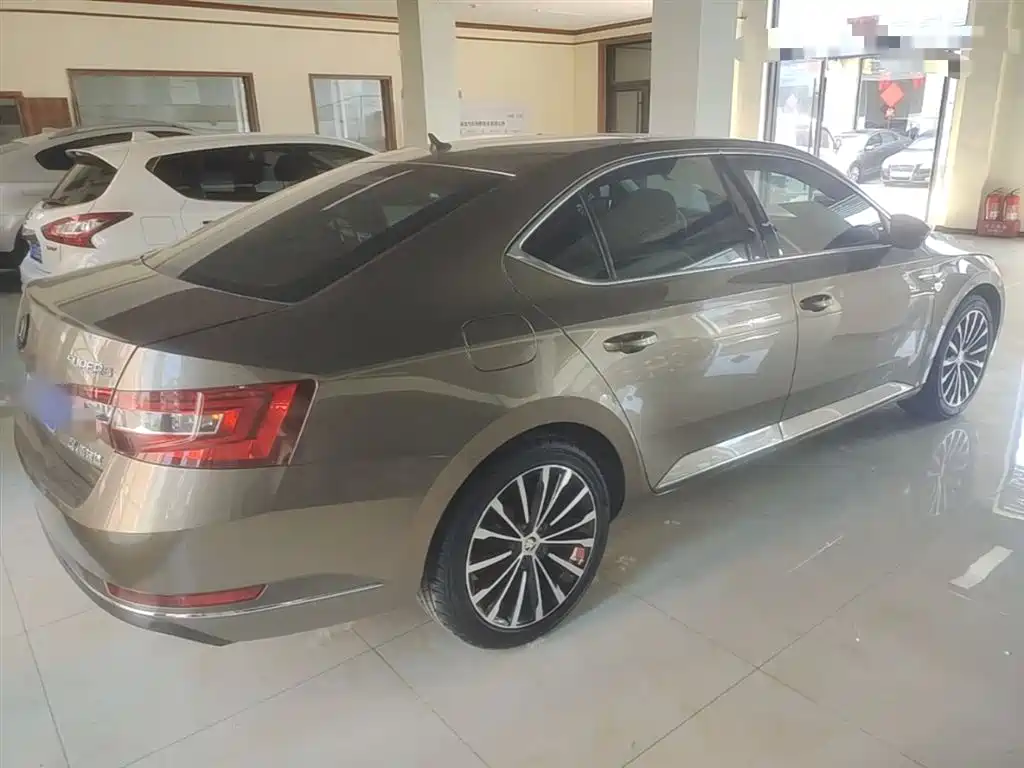 Škoda Superb 2016 TSI330 DSG Pioneer Edition фото 7