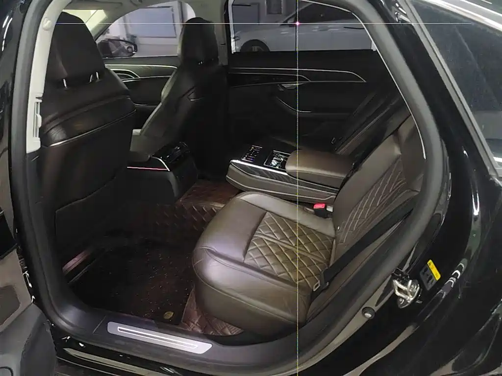 Audi A8 2021 A8L 50 TFSI quattro Comfort фото 17